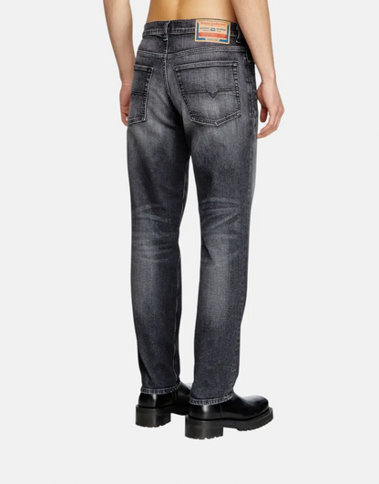 Diesel 2023 D-Finitive Taper Jeans